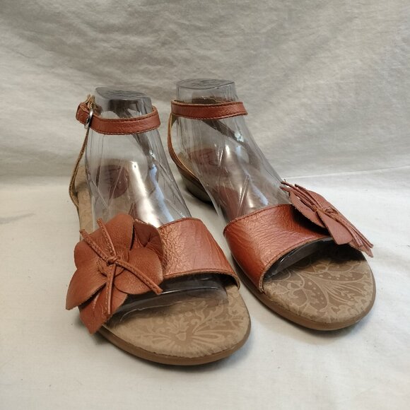 b.o.c. Floral Leather Strappy Sandals - Picture 1 of 13